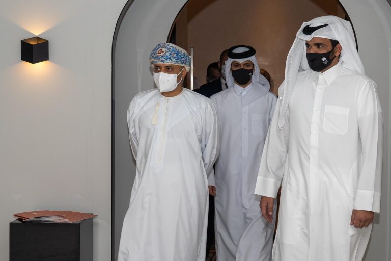 بحضور الأسرة الآسيوية .. الشيخ جوعان بن حمد يفتتح مجلس قطر بالماريوت