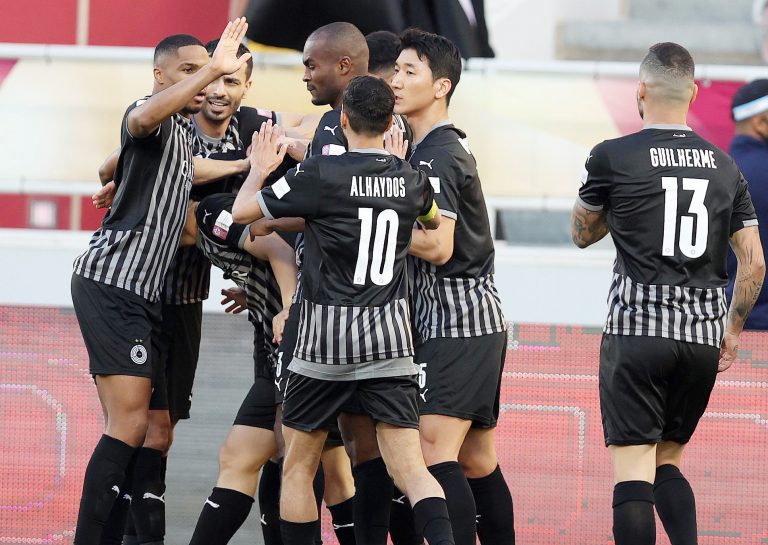 الزعيم يتوج بلقب كأس قطر على حساب الدحيل
