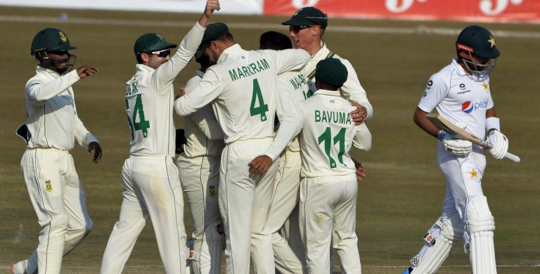 South African spinners push Pakistan in second Test tussle