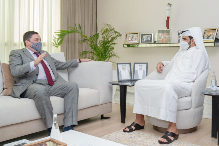 سعادة الشيخ جوعان بن حمد يبحث مع السفير البريطاني أوجه التعاون الرياضي