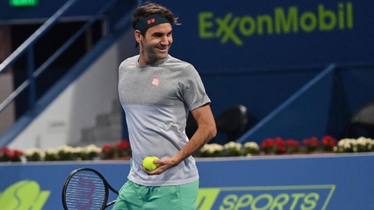 Federer makes winning return after 13 months out