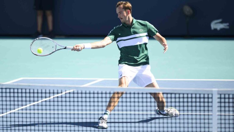 Medvedev, Osaka through as Zverev tumbles out of Miami Open