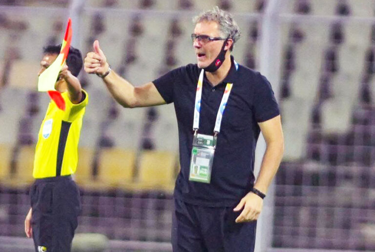 لوران بلان : لا يمكنني تصديق ما حدث أمام الوحدة الإماراتي