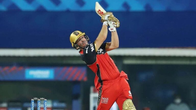 De Villiers passes 5,000 IPL runs as Bangalore go back top