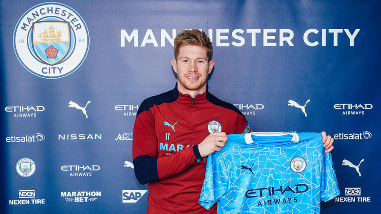 Kevin De Bruyne signs contract extension at Man City