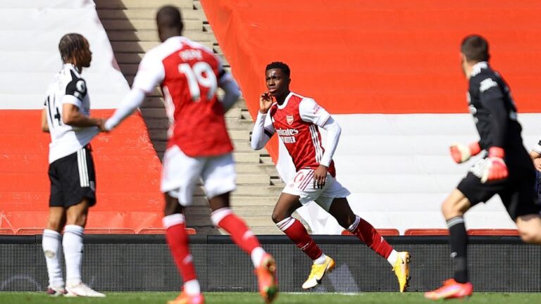 Nketiah’s late leveller saves Arsenal as Fulham suffer survival blow