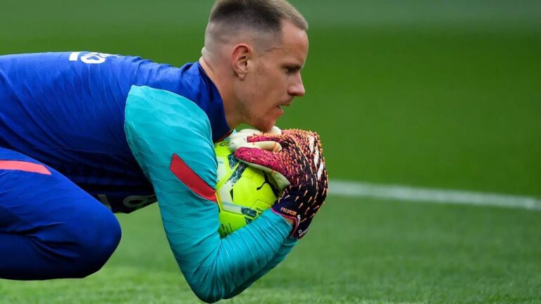 Germany’s Ter Stegen to undergo knee operation, out of Euros