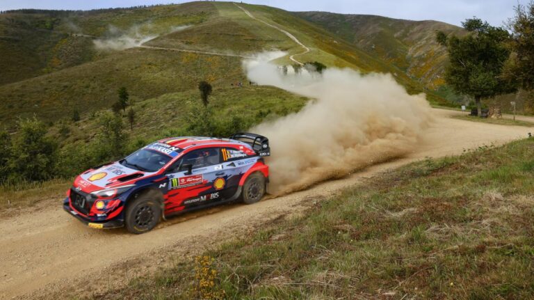 Dustbusted Neuville crashes out of Portugal, Tanak edges ahead