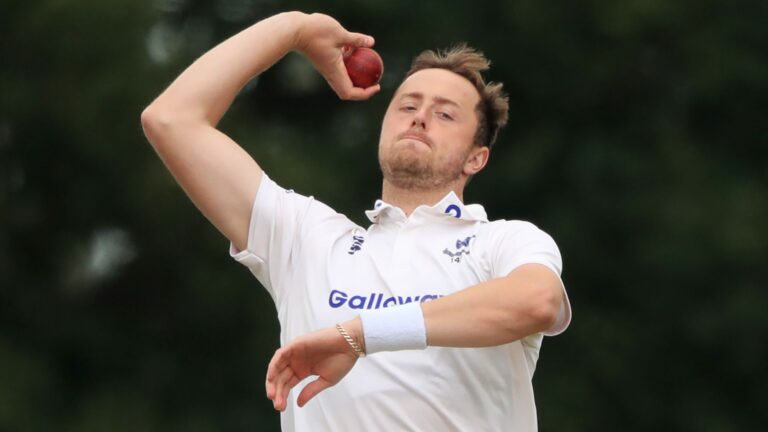Robinson hopes to give England the edge if handed Test debut