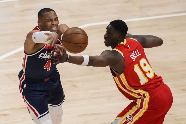 Hawks, Knicks clinch NBA playoff berths, Lakers edge closer