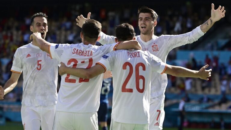 Spain put five past Slovakia to book Croatia showdown