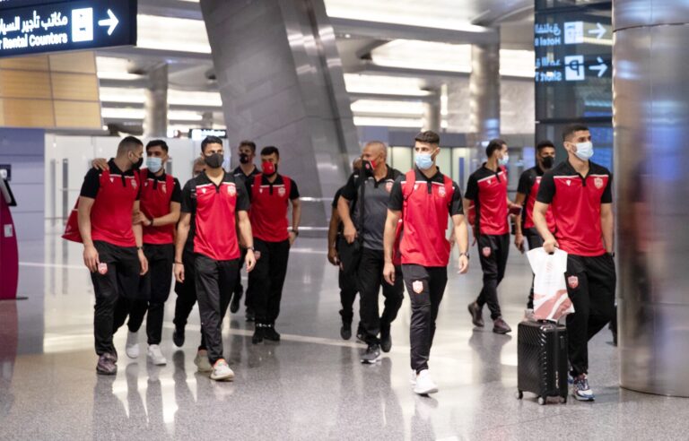 منتخب البحرين يصل إلى الدوحة استعدادا لمواجهة الكويت الجمعة