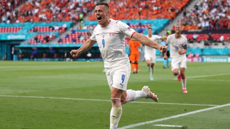 Czechs upset 10-man Netherlands to reach Euro 2020 quarter-finals