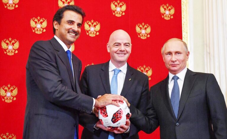 سمو الأمير والرئيس الروسي يبحثان التعاون في مجال استضافة وتحضيرات كأس العالم 2022