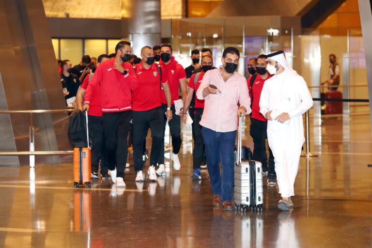 بعثة “النشامى “تصل الدوحة للمشاركة بتصفيات كأس العرب ..وحمد يباشر مهامه