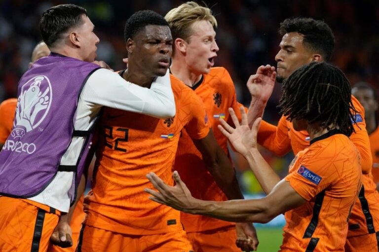 Dumfries gives Dutch dramatic win over Ukraine on return to big time
