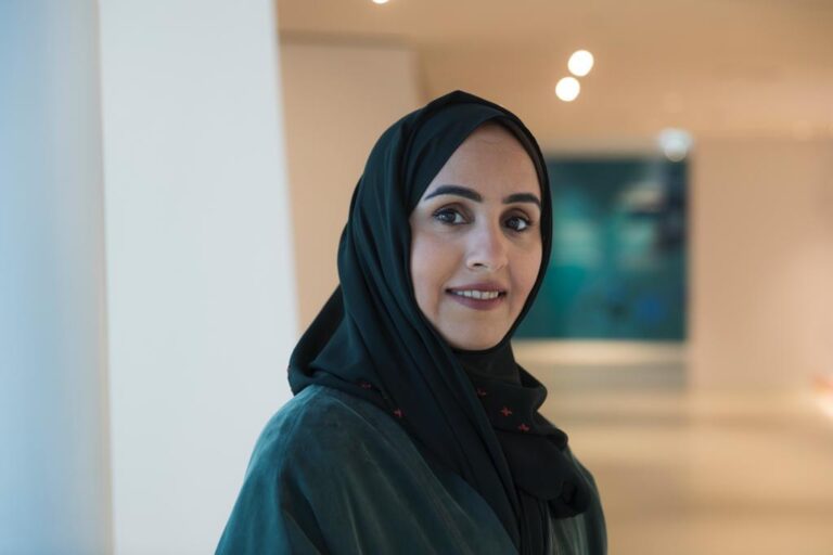 وفد من موظفي اللجنة العليا للمشاريع والإرث يشارك في تنظيم بطولة أمم أوروبا “يورو 2020”