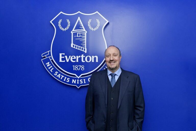Everton fans support me, insists Benitez