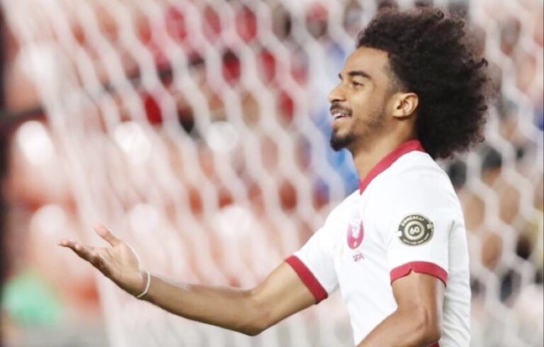 موقع بطولة الكأس الذهبية يشيد بنجم العنابي أكرم عفيف