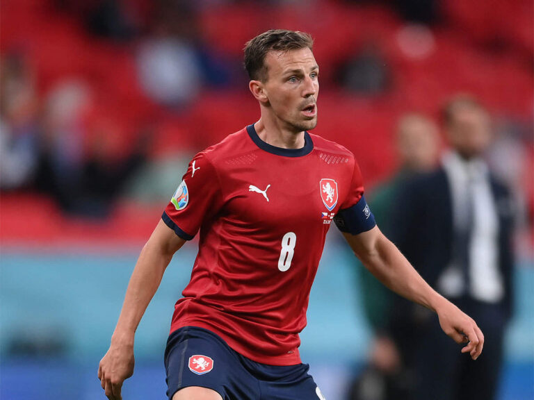 Czech captain Darida ends international career