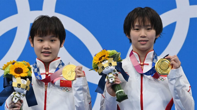 Chinese teens win Olympic diving gold to keep perfect record