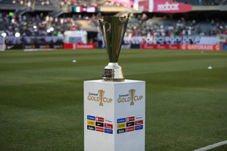 USA, Mexico win groups to reach Gold Cup knockout round