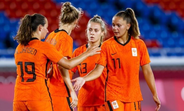 Free-scoring Netherlands set up Olympic quarter-final with USA