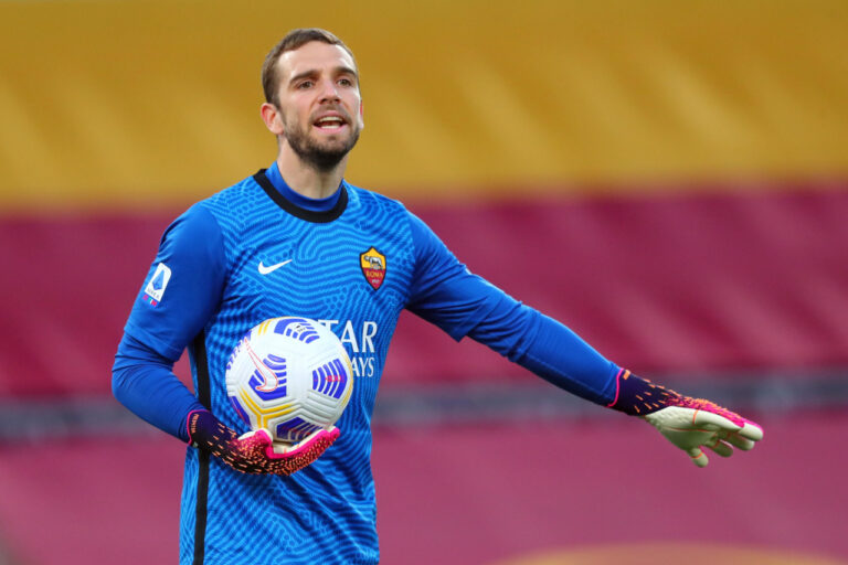 Marseille sign Roma keeper Pau Lopez in loan deal