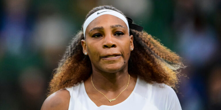 Williams crashes out of WTA top 10