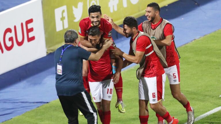 الأهلي يتمسك بأمل التتويج بلقبه القاري العاشر أمام كايزر غداً