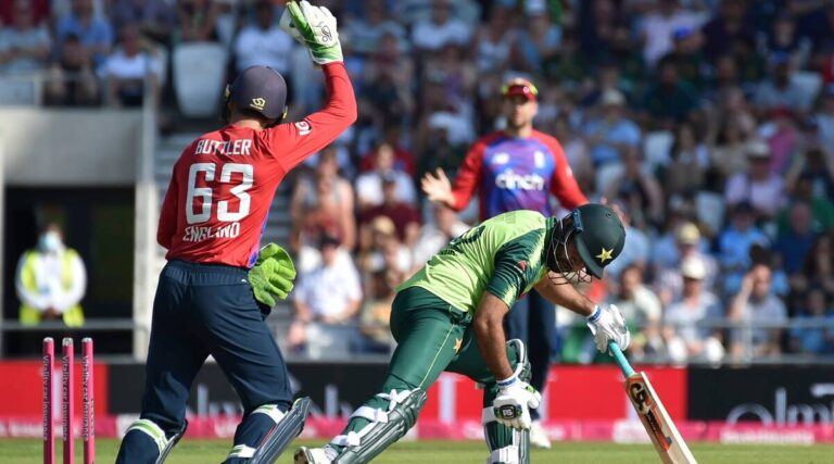 England leave Pakistan in a spin to level T20 series