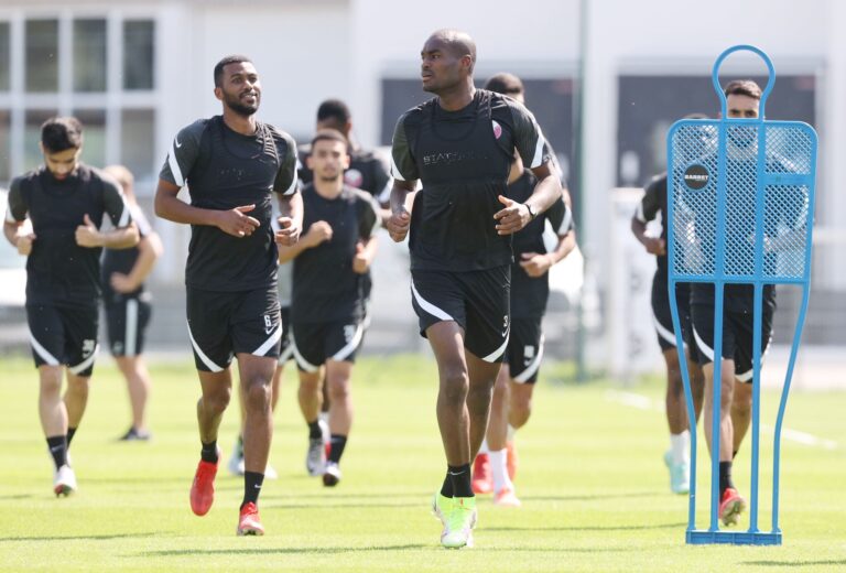العنابي يغادر الى المجر السبت تأهبا لخوض التصفيات الأوروبية