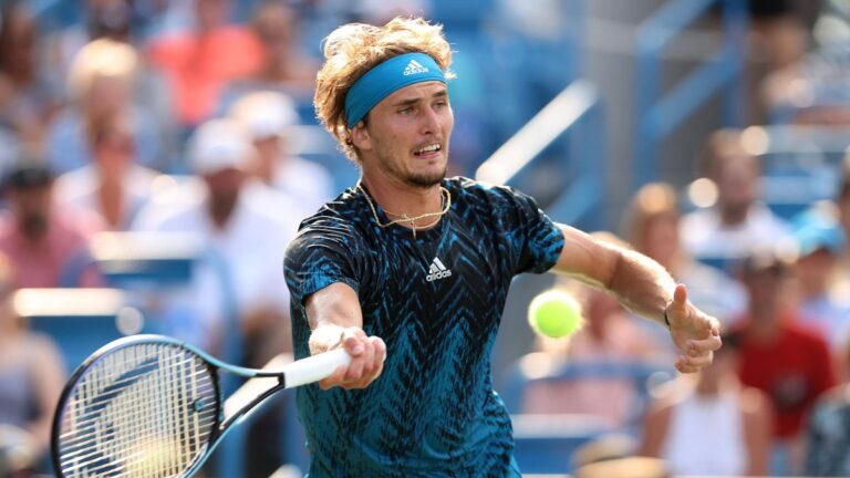 Zverev advances at US Open, will try to foil Djokovic Slam bid