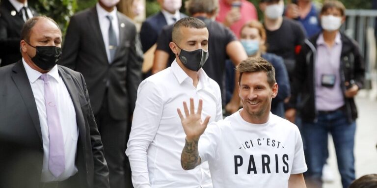 ‏PSG يقدم ميسي للإعلام اليوم ..والعالم يتناقل أصداء خامس صفقات العملاق الباريسي