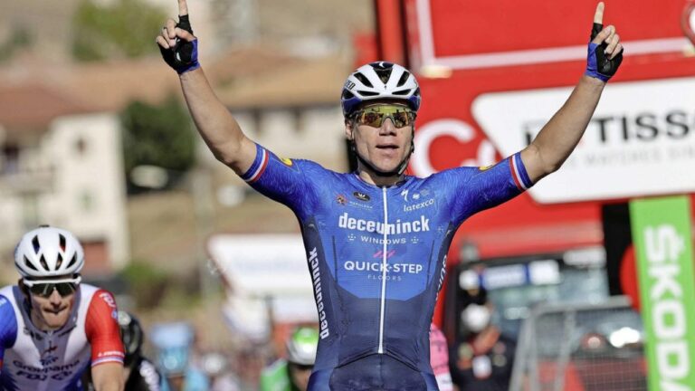 Jubilant Jakobsen caps comeback with stage four victory at Vuelta