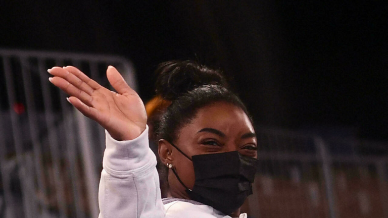 Biles on start list for Olympics beam final