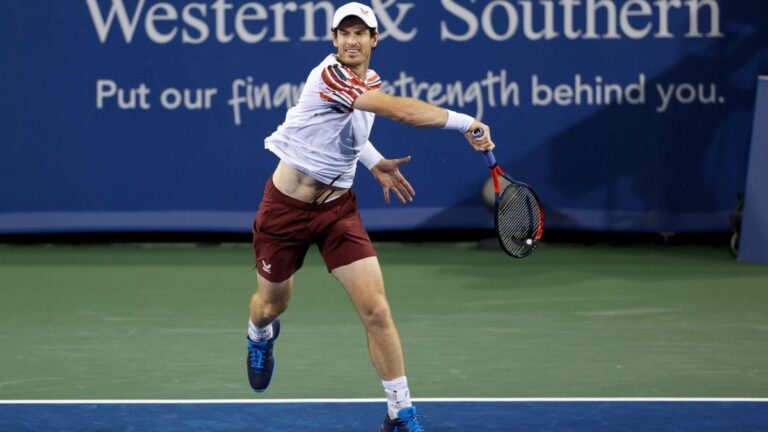 Murray returns with win over Gasquet in Cincinnati Masters