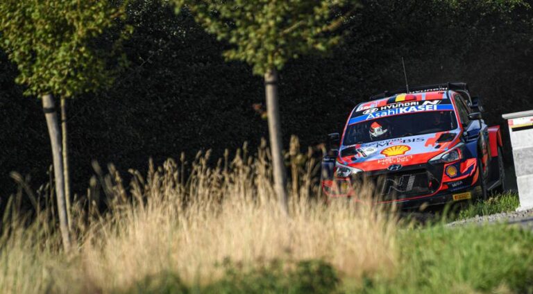 Neuville holds off team-mate Breen to retain Ypres Rally lead