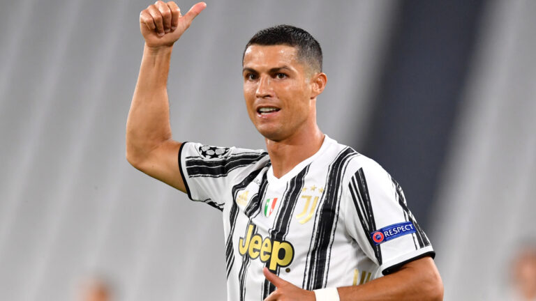 Ronaldo is staying at Juve says Allegri