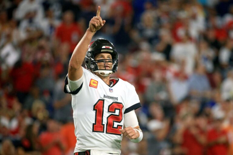 Brady, Buccaneers down Cowboys in NFL thriller