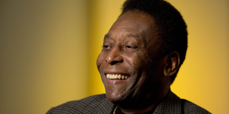 Pele leaves ICU after tumor removed