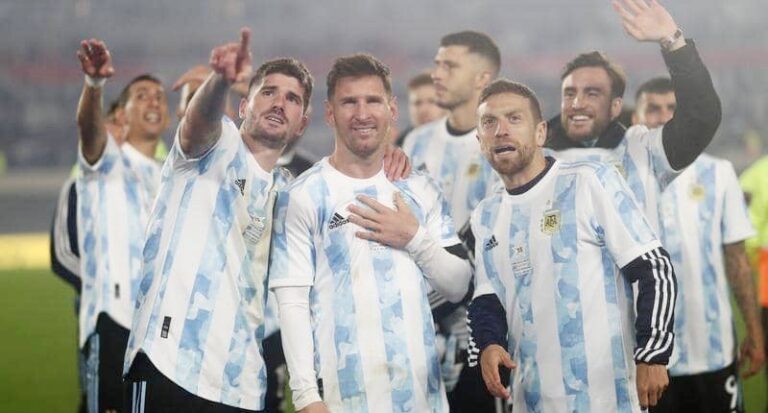 بعد ” هاتريك ” بوليفيا ..ميسي يتجاوز عدد أهداف بيليه الدولية