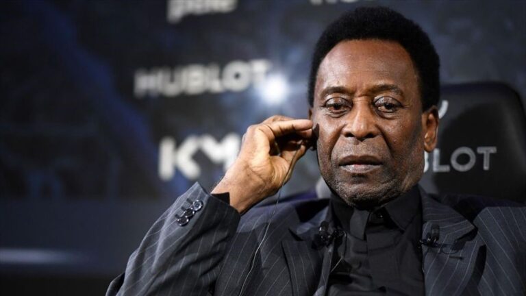 Pele remains in ICU, feeling ‘a little better’