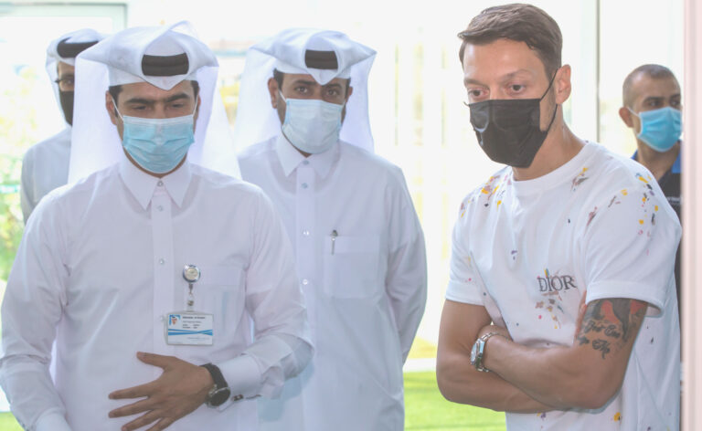مسعود أوزيل : سبيتار من أفضل المستشفيات التي شاهدتها في حياتي