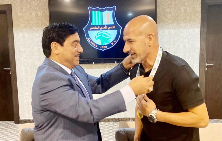 في حفل انيق بالنادي الأهلي .. “الرواد العراقيين” يحتفلون بشنيشل