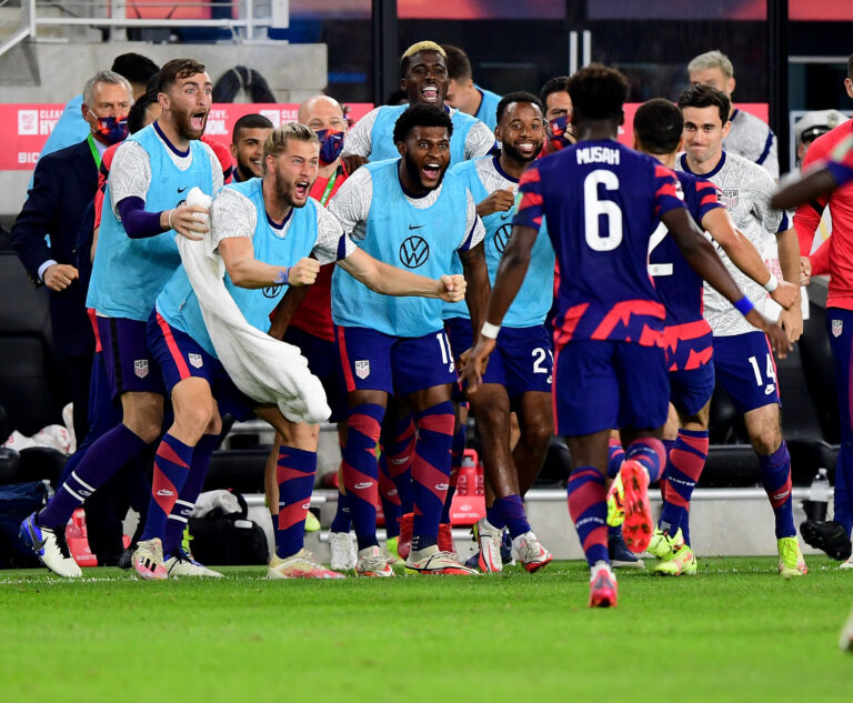 Weah, Dest revive US World Cup hopes, Mexico stay top