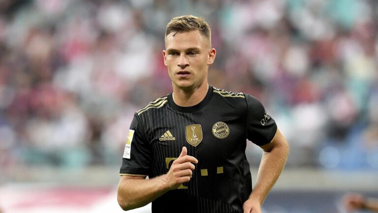 Bayern star Kimmich sparks vaccination debate in Germany