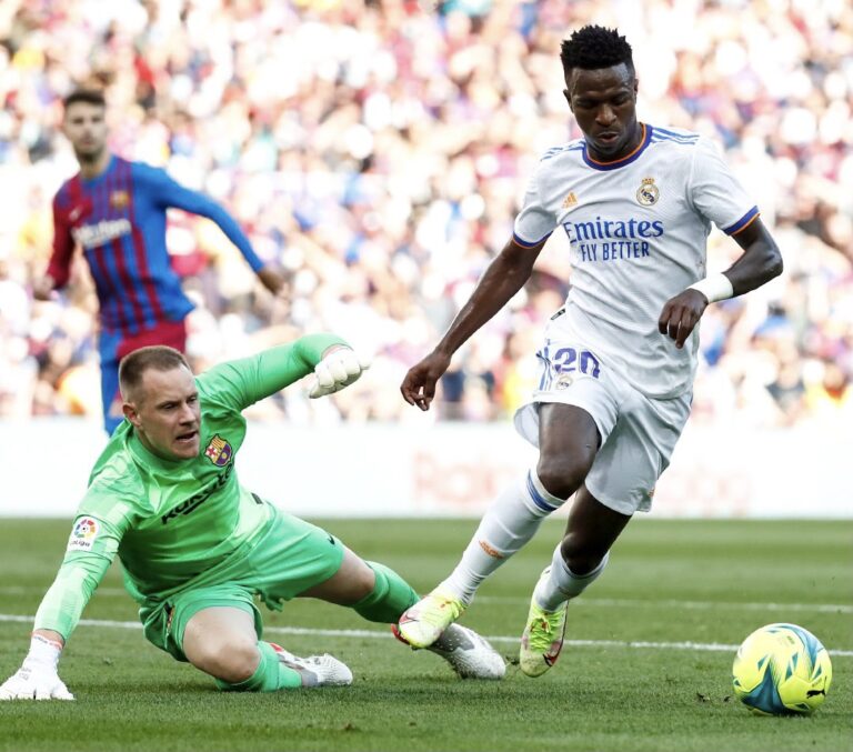 Real Madrid beat struggling rivals Barcelona in La Liga