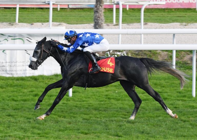 MOHARRAM wins Prix Cheri Bibi adding another group victory to his record