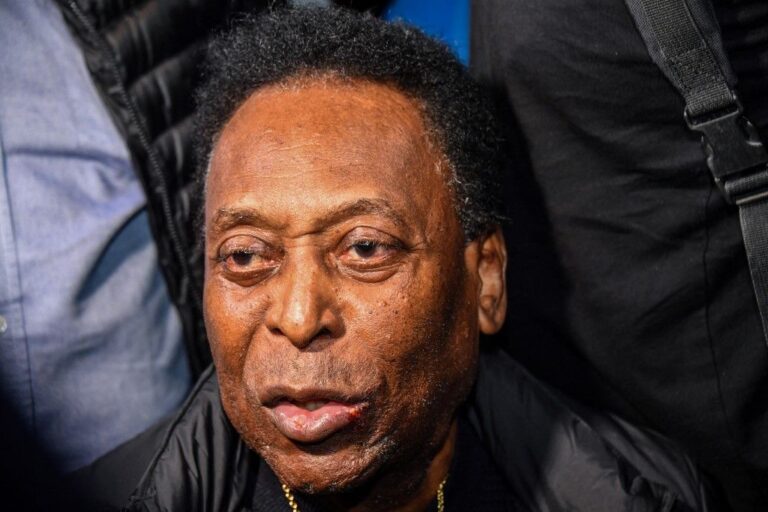Pele feeling ‘better’ following tumor surgery
